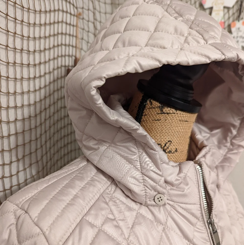 Via Spiga Women's Diamond Quilted Mid-Length Winter Jacket with Attached Hood - Picture 4 of 11